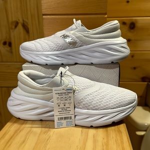 Hoka Ora recovery shoe US 7 white